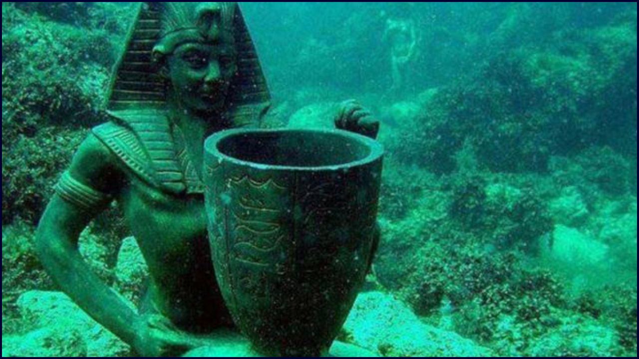 Barco Militar Y Enterramientos Bajo